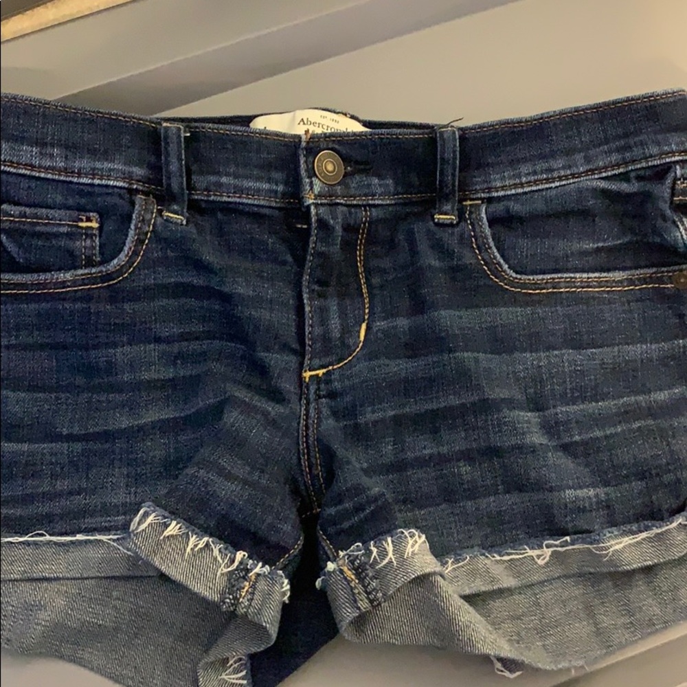 4 A&F short shorts